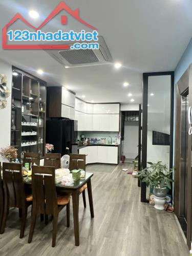 LIỀN KỀ PHÙNG KHOANG-NAM TỪ LIÊM, GARA ÔTÔ, THANG MÁY, VỈA HÈ, 70M2x6Tx5M, GIÁ 18 TỶ - 1