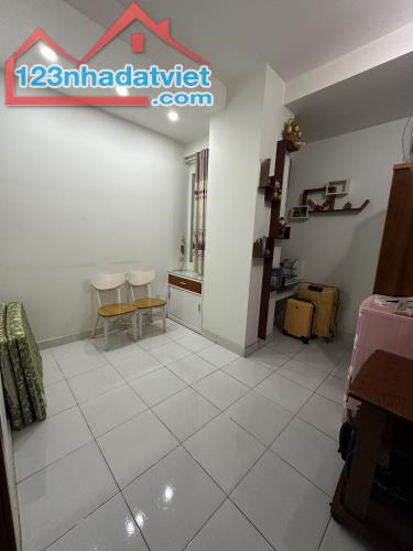 Cần bán chung cư Sài Gòn Town 83m 3PN 2WC giá 2,13 tỷ lầu cao thoáng mát - 1