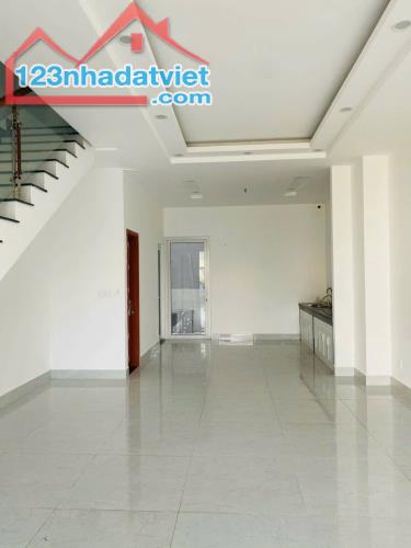 Bán Nhà 1 Trệt 2 Lầu Mặt Tiền đường Lý Văn Sâm thuộc KDC Long Châu gần trường Tam Hiệp - 1