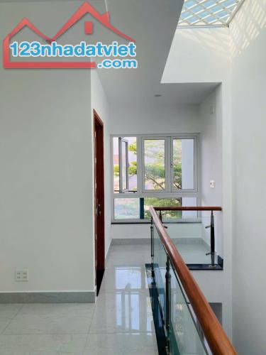 Bán Nhà 1 Trệt 2 Lầu Mặt Tiền đường Lý Văn Sâm thuộc KDC Long Châu gần trường Tam Hiệp - 4