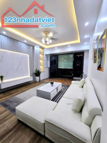 Bán nhà phố 19/5, Văn Quán (Hà Đông)5Tx40m2,5m mặt tiền,3 thoáng, lô góc,giá chưa đến 10tỷ - 1