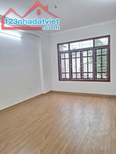 Bán nhà cạnh TTTM Thanh Trì diện tích 60m2, 4 tầng, Ô tô, cạnh chợ Văn Điển - 2