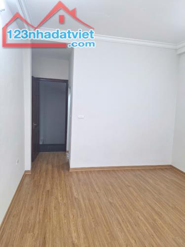 Bán nhà cạnh TTTM Thanh Trì diện tích 60m2, 4 tầng, Ô tô, cạnh chợ Văn Điển - 3