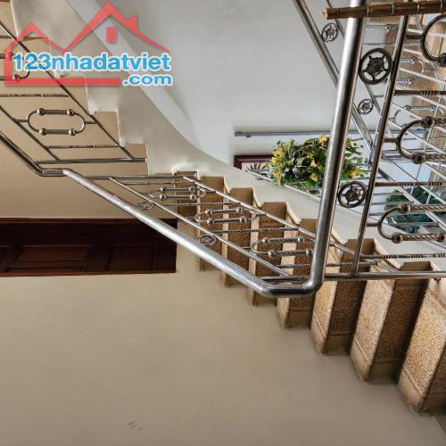 Bán nhà mặt phố Nghi Tàm, diện tích 72m2, giá 20 tỷ - 1