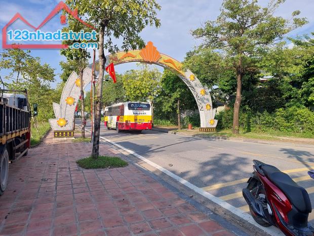 Chỉ 1,8 tỷ có 41m2 đất Cổ Loa -View trước mặt Hồ Cổ Loa đẹp- Đường ô tô vào đất - Thuận