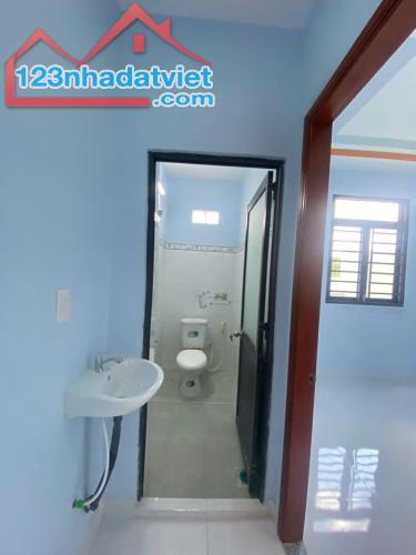 BÁN NHÀ 2 PHÒNG NGỦ 2 TOILET NGAY MỸ HẠNH NAM GẦN KHU CÔNG NGHIỆP - 3