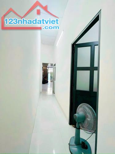 BÁN NHÀ GÁC ĐÚC NGAY BV 7B P.TÂN PHONG 65M2 ĐƯỜNG XE HƠI CHỈ 2.6 TỶ - 5