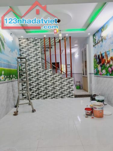 Bán Gấp nhà Đất Mới gần chợ Lê Văn Quới hẻm 5m thông 46m2,4 Tầng Nhỉnh 4 tỷ - 1