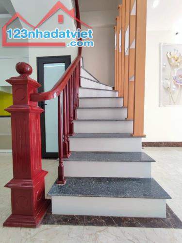 BÁN GẤP Nhà 3 tầng 36m2 Ô TÔ ĐỖ CỬA Đông La Hoài Đức full nội thất - 5