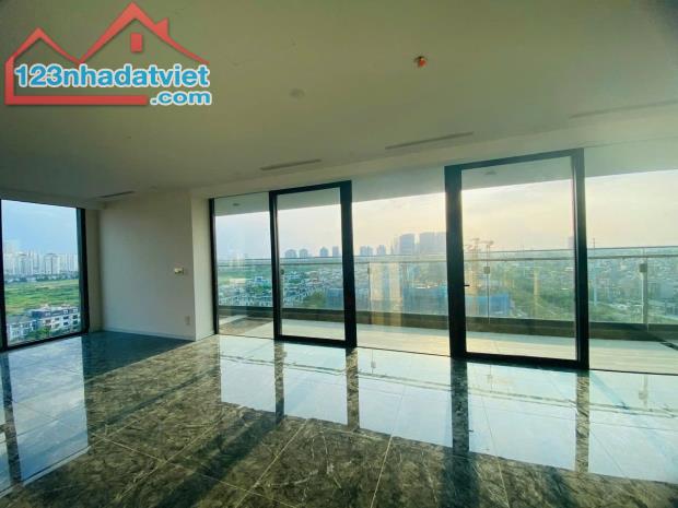 Bán căn sân vườn 4PN dt 212m2 Sunshine Golden River Ciputra view sông. Giá 23 tỷ - 1