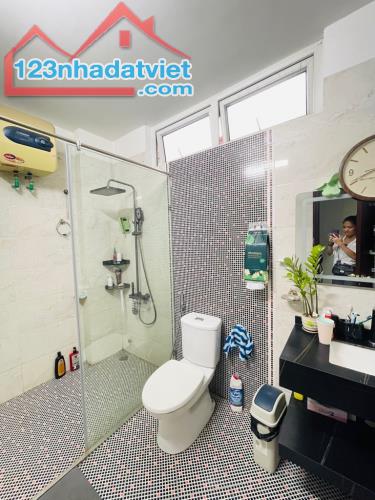 BÁN NHÀ PHỐ NGUYỄN KHOÁI, TRẦN KHÁT CHÂN, 33M2 SỔ/ 39 M2 SỬ DỤNG, GẦN TRUNG TÂM. GIÁ 6.2TỶ - 4