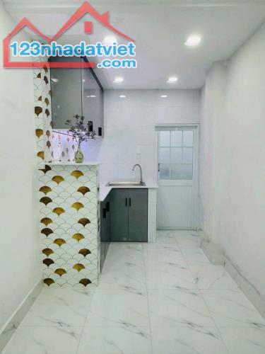 Nhà hẻm Trịnh Đình Trọng, p Hòa Thạnh,Tân Phú dt 18m2 1 lầu 3pn 2wc giá 2,28 tỷ - 1