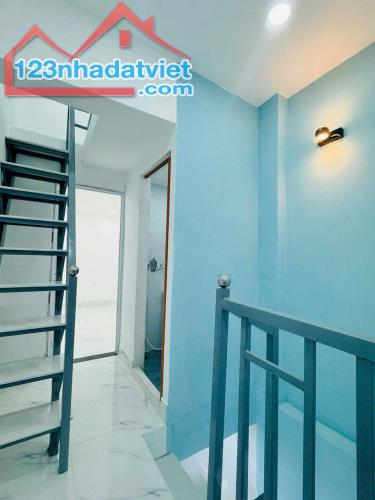 Nhà hẻm Trịnh Đình Trọng, p Hòa Thạnh,Tân Phú dt 18m2 1 lầu 3pn 2wc giá 2,28 tỷ - 3