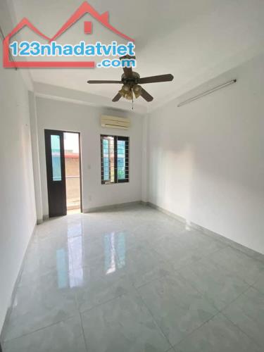 Nhà 40m2 Mà Giá Chỉ 5,3 Tỷ, Nhà Mặt đường Ô tô chạy thông, Gần Công An Ủy ban, An Ninh cao - 3