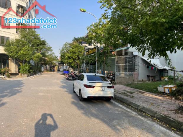 Đất KD P. Liên Bảo view VƯỜN HOA 10x20 (200m2 full thổ cư)  mặt tiền 10m, 11 tỷ - 1