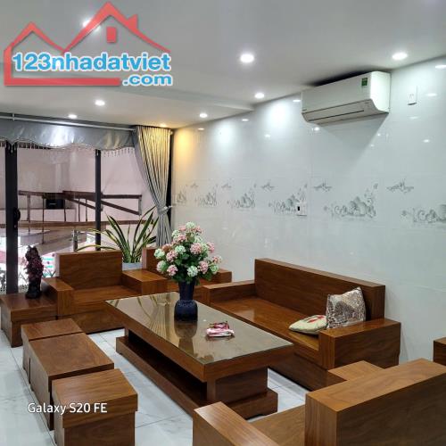 Bán gấp nhà 2MT Nguyễn Phước Nguyên, Thanh Khê, ngang 8.5m, 160m2, 3tầng.Giá nhĩnh 11tỷ TL - 1