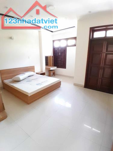 Bán gấp nhà 2MT Nguyễn Phước Nguyên, Thanh Khê, ngang 8.5m, 160m2, 3tầng.Giá nhĩnh 11tỷ TL - 3