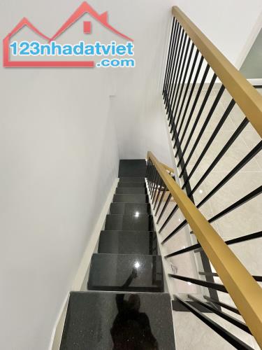 Nhà Nguyễn Tri Phương quận 10 DT 35m2 ,2 tầng hẻm 3m giá nhỉnh 4ty