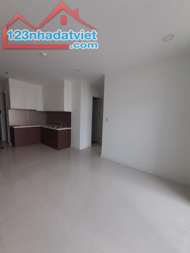 Bán căn 2PN1WC Block B diện tích 59m2, view hồ bơi giá 3.92 tỷ đã vat Central Premium Q8