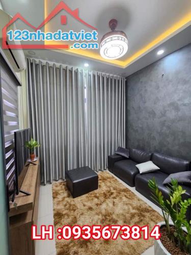 Bán Nhà - Phan Huy Ích - 3 Tầng - 40M2 - Hẻm xe hơi Cách 5M- Giá Nhỉnh 4TỶ. - 1