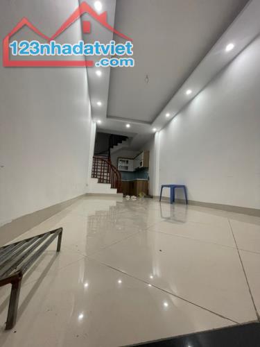 BÁN NHÀ YÊN HÒA, NGÕ THÔNG THOÁNG, DIỆN TÍCH 28M2, 5 TẦNG, MT 2.8M, 6 TỶ