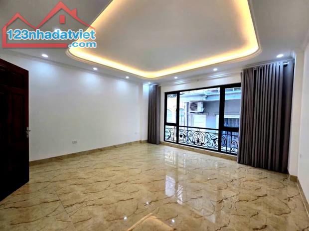 BÁN NHÀ ĐƯỜNG BƯỞI, TÂY HỒ, 40M2 7 TẦNG MT 5M- 12 TỶ- OTO ĐỖ CỔNG- NGÕ THÔNG- THANG MÁY