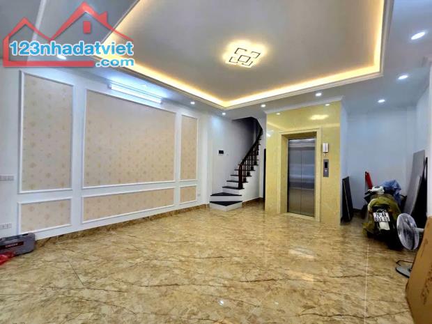 BÁN NHÀ ĐƯỜNG BƯỞI, TÂY HỒ, 40M2 7 TẦNG MT 5M- 12 TỶ- OTO ĐỖ CỔNG- NGÕ THÔNG- THANG MÁY - 1