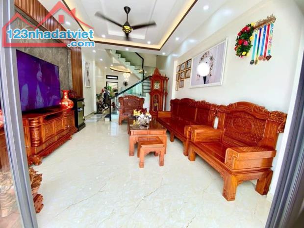 Chính chủ gửi bán nhà 4 tầng Full nội thất Mai Trung Thứ Hải An