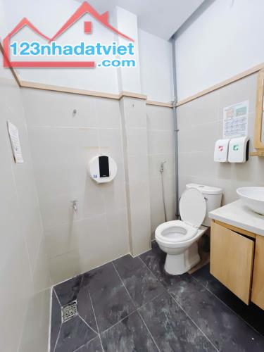 NHÀ THUÊ NGUYÊN CĂN  MẶT TIỀN KINH DOANH TỰ DO 
 NGANG 4 X 26 
ĐÚC 5 TẤM - 45 TRIỆU - 4