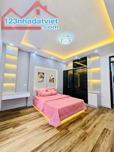 NHÀ ĐẸP HOÀNG MAI, GARA ÔTÔ, KINH DOANH, GẦN PHỐ, FULL NỘI THẤT, 40M2x5Tx5M, GIÁ 8,3 TỶ - 1