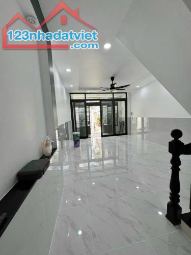 Kẹt tiền chủ cần bán nhanh căn nhà đường Nơ Trang Long, Quận Bình Thạnh. Giá chỉ 2tỷ780 - 3