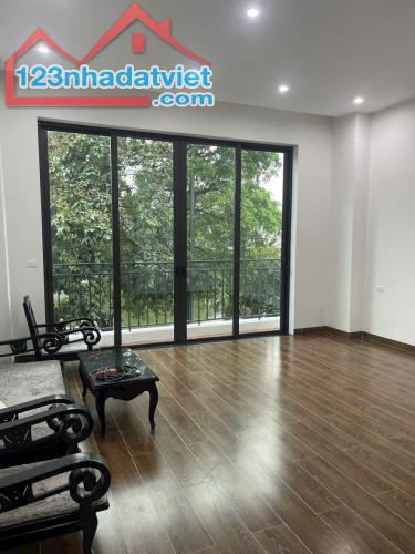 Cho Thuê nhà mặt phố bồ Đề, Long Biên, 102m² x 3 tầng. Lô góc, vỉa hè. Oto tránh dừng đỗ. - 4