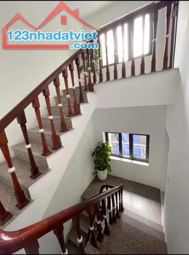 Bán nhà tự xây Đại Mỗ gần Tô Hữu xây 5 Tầng ,4P Ngủ, tiện ích tốt giá 4 tỷ - 4