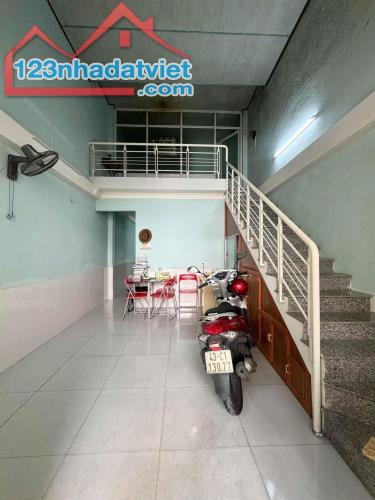 Nhà gác lửng đúc K141 Trần Xuân Lê, Thanh Khê Đà Nẵng giá rẻ