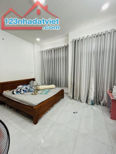 NHÀ THẠNH XUÂN-QUẬN 12- HẺM XE HƠI, 85M2, NGANG 4.6M, 4 TẦNG CHỈ  4 TỶ 950 - 2