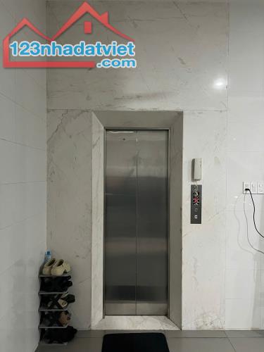 Cho thuê nhà mặt tiền 216m2, 12 phòng ngủ, đường Trịnh Đình Trọng, Phường Phú Trung, Q - 2