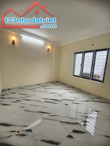 Nhà 4T X 30m2 tại Phụng Châu , gần ĐHTDTT , chợ dân sinh , oto gần nhà chỉ 10p ra tới QL6. - 3