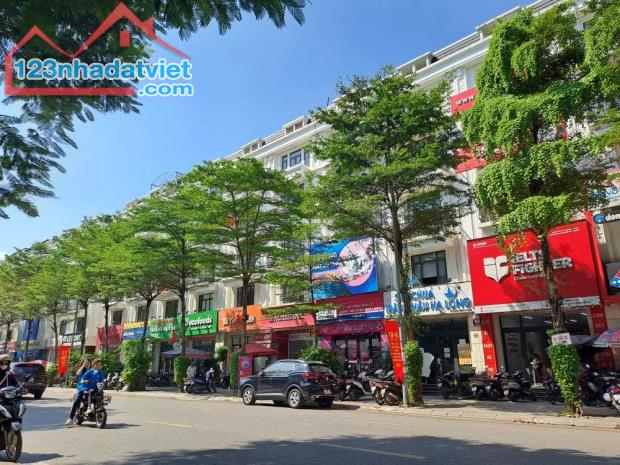 Cho thuê Shophouse mặt phố  Xuân La, Tây Hồ 115m x 5T  - 6P giá 90tr, THANG MÁY, KD