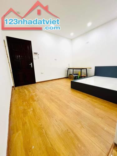 BÁN NHÀ TẬP THỂ BỘ VĂN HOÁ, NGÕ NÚI TRÚC, BA ĐÌNH 23/60m2 TẦNG 5  2,57 tỷ. - 1