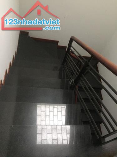 Nhà đẹp 3 lầu,nội thất đầy đủ - giá 2 tỷ 650 - 2