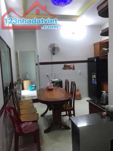 Nhà 3 Tầng Mặt Tiền Trung Chánh, Hóc Môn - 70m2 - Giá Rẻ. - 2