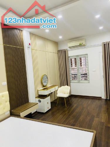 HIẾM ! Bán nhà 8 Lê Quang Đạo, ô tô - bãi xe 15m, dân xây - 3 thoáng 35m x 4T + tum. - 2