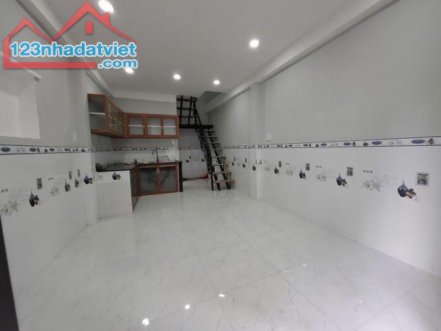 Bán nhà xinh, 2 Tầng, Lý Thường Kiệt, Tân Bình, 24m², giá cực tốt - 2