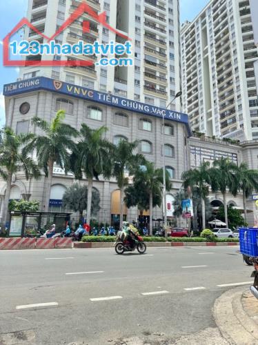 Nhà 5 Tầng BTCT, Lô Góc 2 Mặt Hẻm Xe Tải, Gần Flemington Lê Đại Hành, Quận 11, Nhỉnh 10 Tỷ - 1
