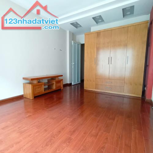 Cần bán gấp nhà mặt ngõ Cầu Giấy, 46m2, 6T, ô tô đỗ cửa, kinh doanh sầm uất - 1