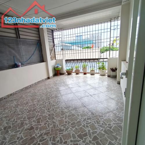 Cần bán gấp nhà mặt ngõ Cầu Giấy, 46m2, 6T, ô tô đỗ cửa, kinh doanh sầm uất - 5