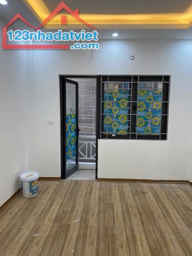 Siêu hiếm Hoàng Hoa Thám - 3bước ra phố - 4 tầng x32m2 - giá 6,1 tỷ - sổ đỏ cất két - 1