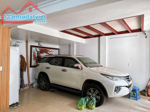 NGHI TÀM, TÂY HỒ. 80M2 ĐẤT MT 4,3M GIÁ 13,5 TỶ- PHÂN LÔ QUÂN ĐỘI- 2 MẶT NGÕ, VỊ TRÍ ĐẸP