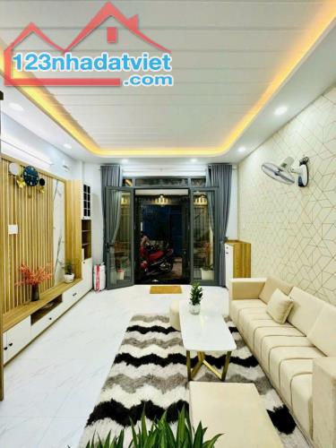 Nhà mới xây, ô tô đỗ cửa, gần Chợ Phạm Văn Bạch, 4.35 tỷ - 1