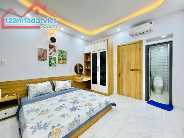 Nhà mới xây, ô tô đỗ cửa, gần Chợ Phạm Văn Bạch, 4.35 tỷ - 4